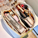 Bolsa de cosméticos BasiKee organizadora de maquiagem portátil de grande capacidade.