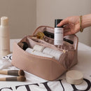 Bolsa de cosméticos BasiKee organizadora de maquiagem portátil de grande capacidade.